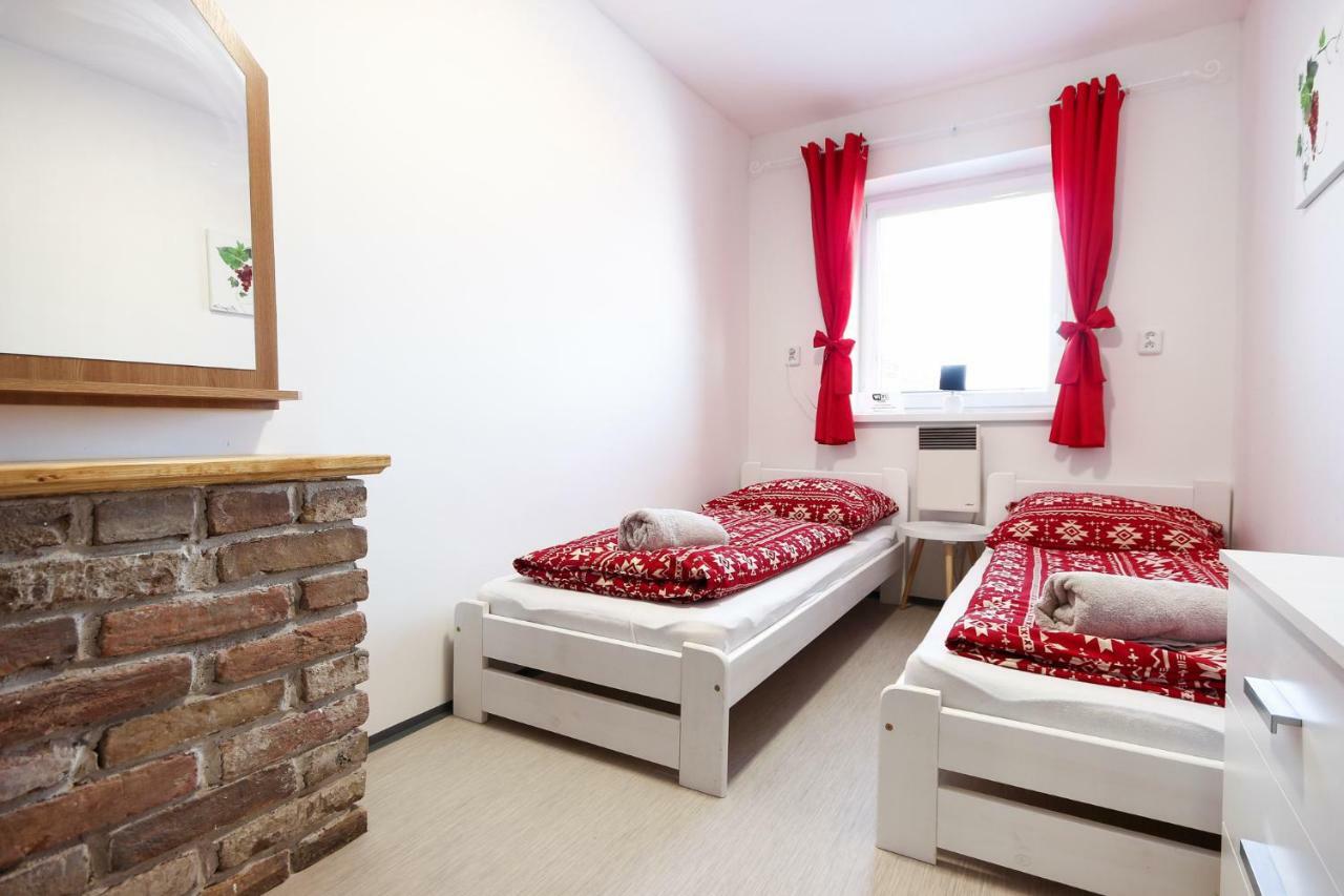 Penzion Bazen Vino Sklep U Palecku Zaječí 외부 사진